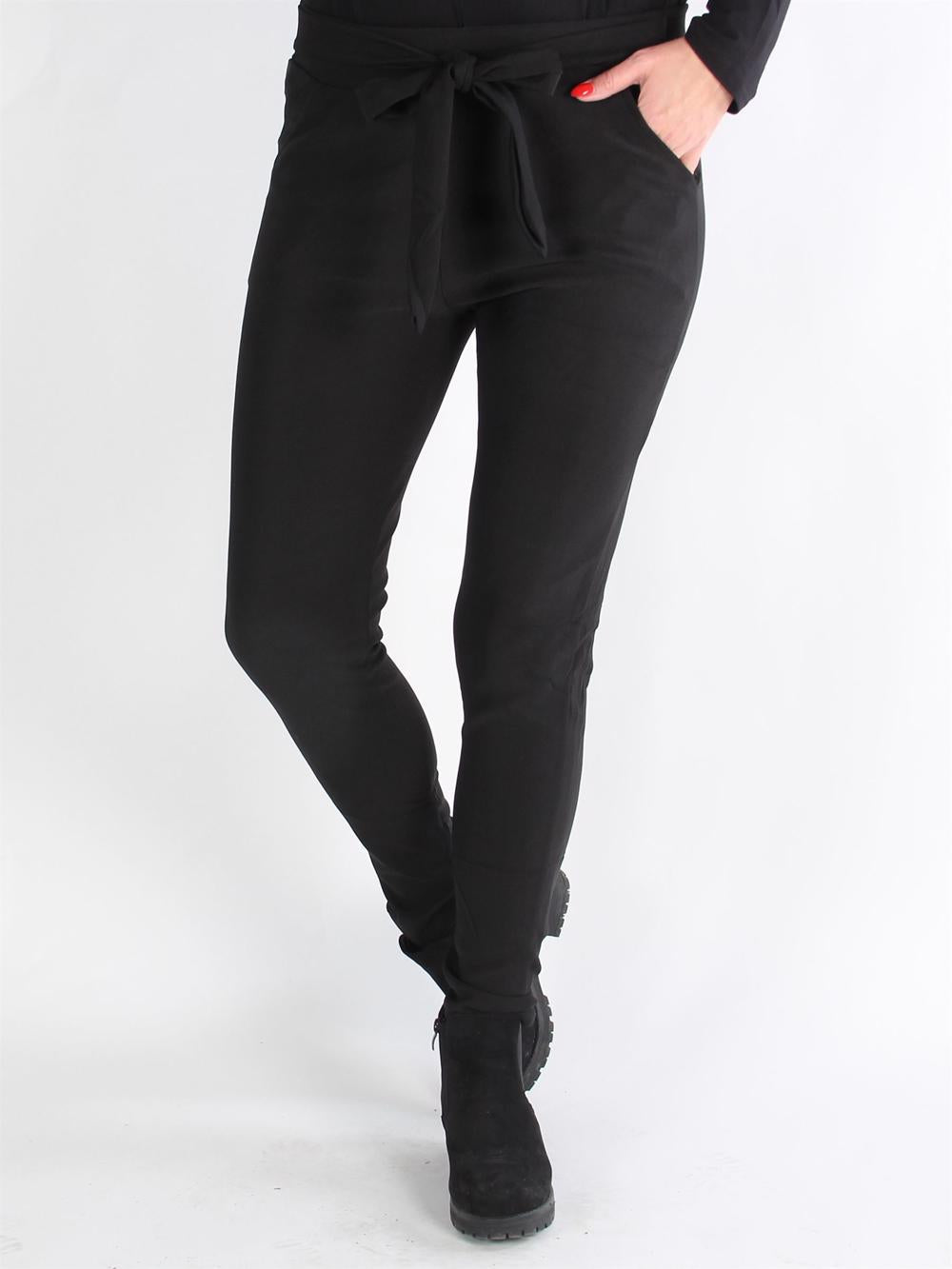 Larissa - Svarta byxor med knytband i midjan